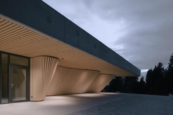 Na zdjęciu widoczny jest obiekt anders mountain suites 7 położony w mieście Brixen.