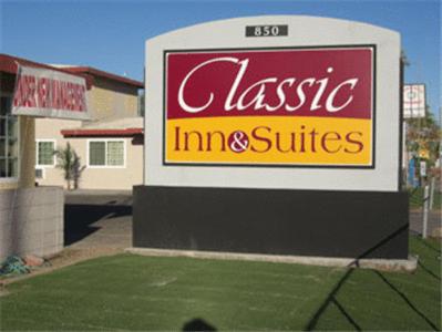 A la foto es mostra l'objecte Classic Inn and Suites situat a la ciutat de Brawley.