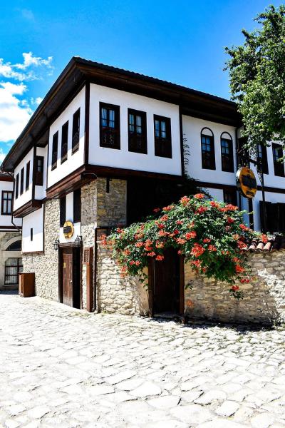 En la foto se muestra el objeto Yedekcioğlu Konak ubicado en la ciudad de Karabük.
