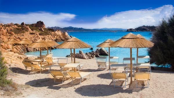 照片显示了位于La Maddalena市的Hotel Cala Lunga物件。