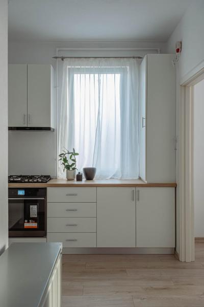 På bilden syns objektet Solomon Apartments Ap 3 som ligger i staden Chinari.