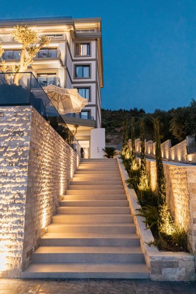 På billedet ses objektet Mazarine Hotel, Vlorë, Albania beliggende i byen Vlorë.