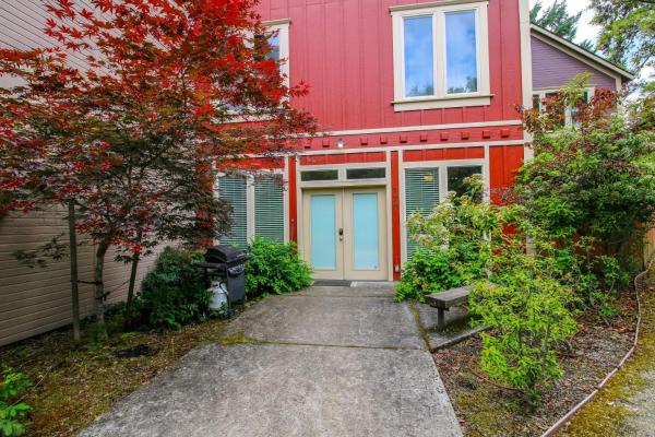 På billedet ses objektet Creekside Cottage beliggende i byen Buncom.