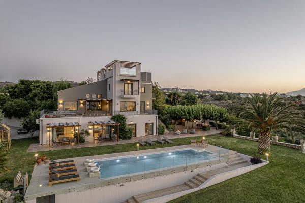 Nella foto è visibile l'oggetto Villa Heora - The Floating Residence situato nella città di Mikro Metochi.