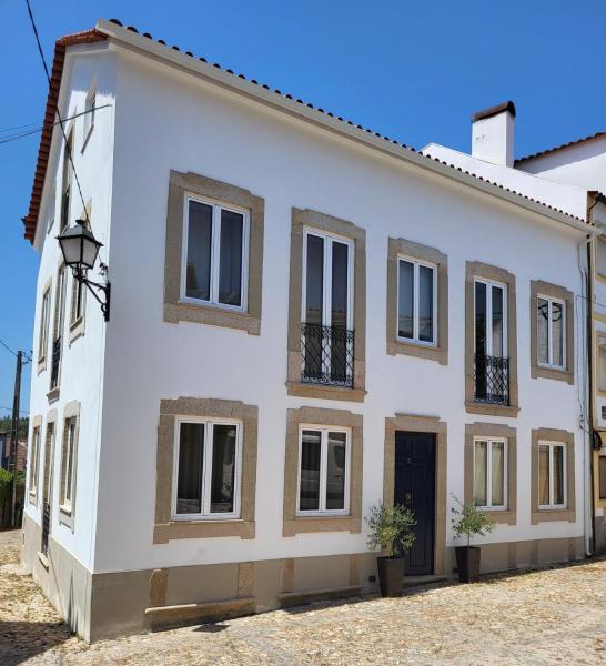 Na fotografii je vidět objekt Villa Alva Guest House nacházející se ve městě Vila Cova de Alva.