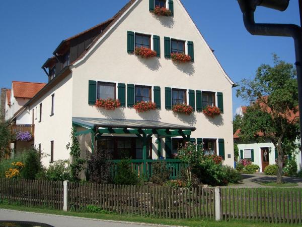 Na zdjęciu widoczny jest obiekt Ferienwohnung Neuendettelsau - Nähe Nürnberg - Schnelles Wlan położony w mieście Neuendettelsau.