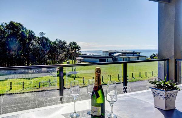 Close To Coast - Forster