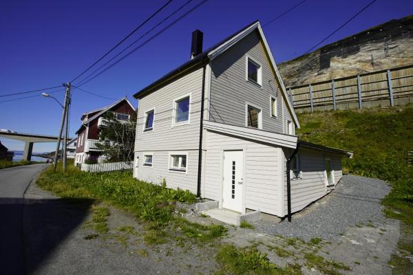 Auf dem Foto ist das Objekt Cosy House Havøysund in der Stadt Havøysund zu sehen.