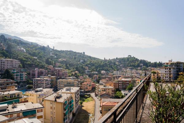 På billedet ses objektet 073 - Casa Rapallo con Attico privato, 10 minuti Mare Spiaggie a piedi beliggende i byen Gravero.