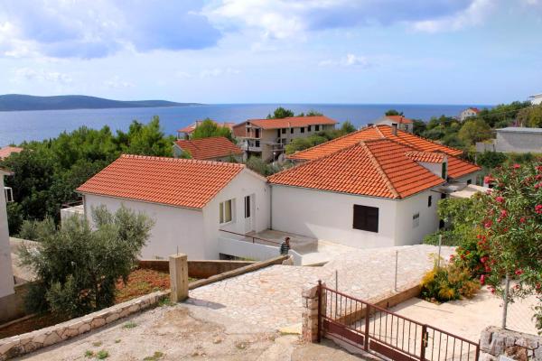 A la foto es mostra l'objecte Apartments for families with children Zavala, Hvar - 128 situat a la ciutat de Jelsa.