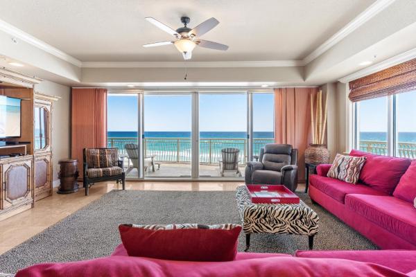 A la foto es mostra l'objecte Dunes of Crystal Beach 205 by Newman-Dailey situat a la ciutat de Destin.