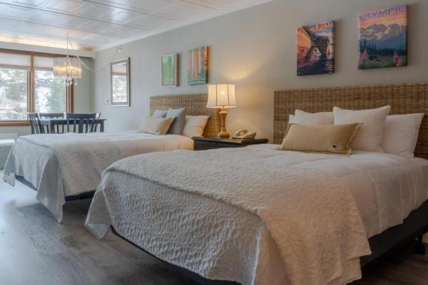 The photo shows the Tamarron Lodge Studio 232 located in the city of Durango.