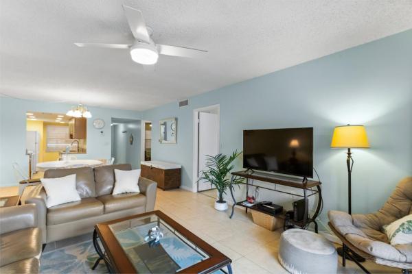 Photo 2 : Beach Front Complex Condo - Madeira Norte #106
