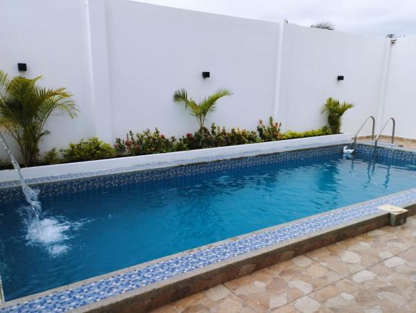 På billedet ses objektet Hostal Las Orquideas beliggende i byen Manta.