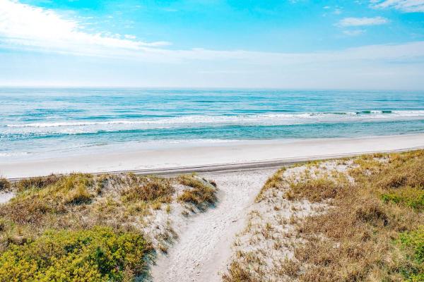 A la foto es mostra l'objecte Beautiful Brigantine Condo - Walk to Beach! situat a la ciutat de Brigantine.