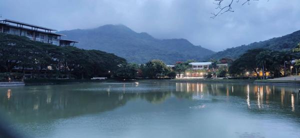 A la foto es mostra l'objecte Pico De Loro Myna A Batangas situat a la ciutat de Nasugbu.