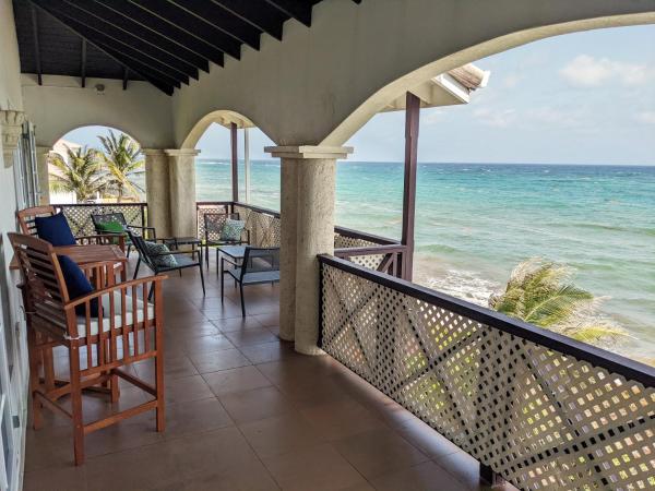 Breezy Ocean Front Condo Close to The Best Beaches, Christ Church