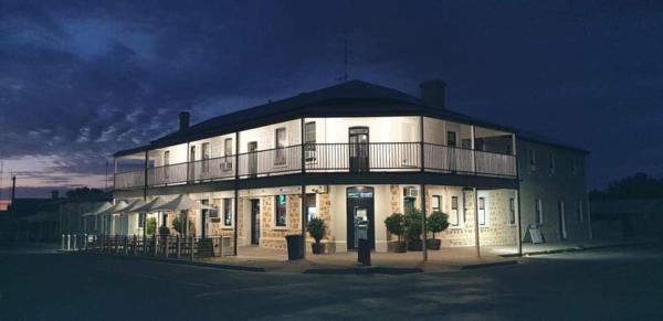 Auf dem Foto ist das Objekt Cornwall Hotel in der Stadt Moonta zu sehen.