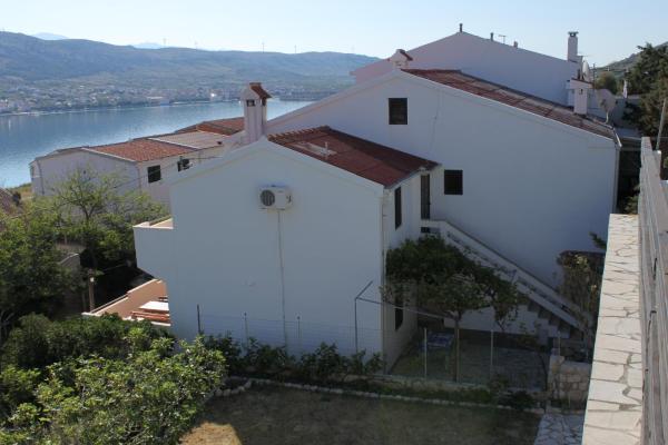 Auf dem Foto ist das Objekt Apartment Pag 6467c in der Stadt Pag zu sehen.