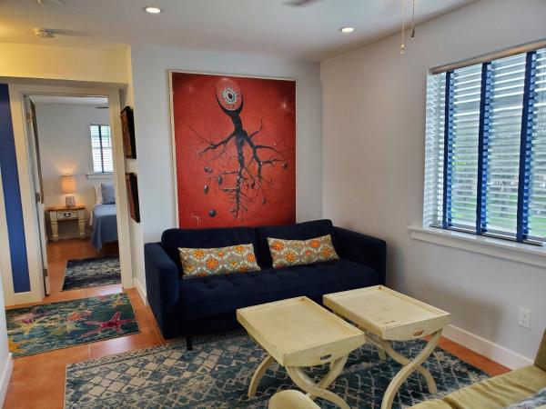 Dorsey Gardens Guest House - Pembroke Pines, FL