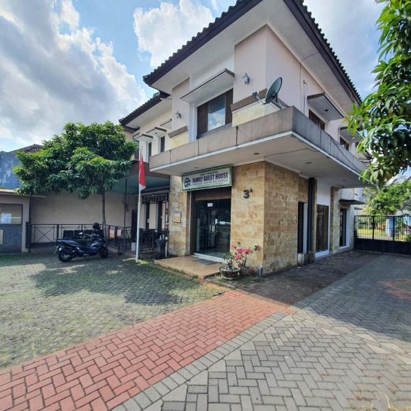 På billedet ses objektet Candi Panggung Family Guest House Syariah beliggende i byen Malang.