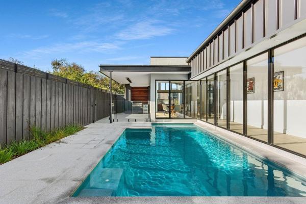 Oceanside Lifestyle Moments To Village - Portsea