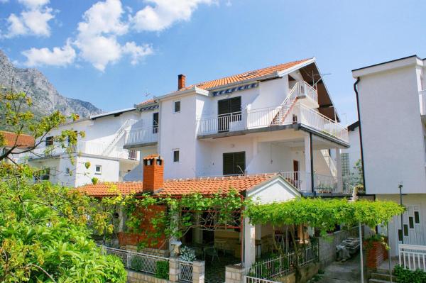 Auf dem Foto ist das Objekt Apartments by the sea Podaca, Makarska - 2575 in der Stadt Podaca zu sehen.
