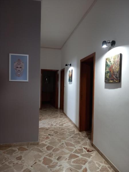 A la foto es mostra l'objecte Casa Tortona situat a la ciutat de Noto.