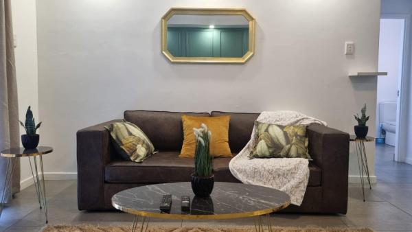 Bilde 9: Accommodation Front - Prestigious 2 Sleeper Apartment with Harbour Views