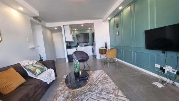 Bilde 5: Accommodation Front - Prestigious 2 Sleeper Apartment with Harbour Views