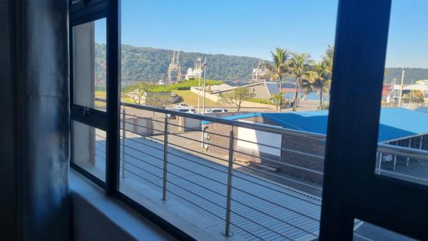 Bilde 4: Accommodation Front - Prestigious 2 Sleeper Apartment with Harbour Views
