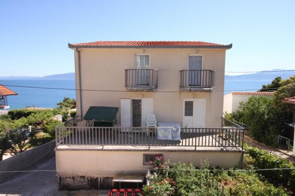 På billedet ses objektet Apartments by the sea Podaca, Makarska - 6752 beliggende i byen Podaca.