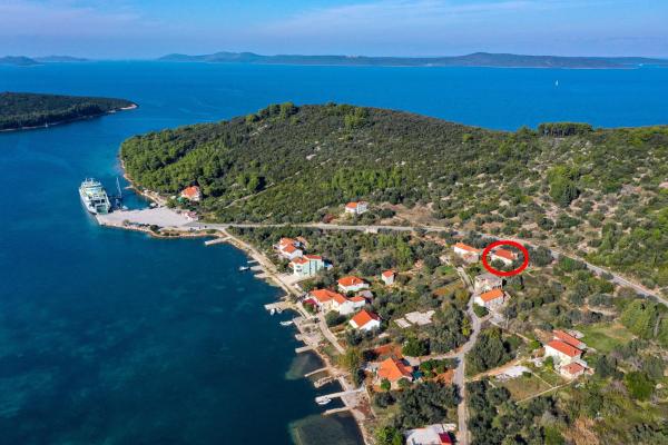 A la foto es mostra l'objecte Apartments with parking space Brbinj, Dugi otok - 8160 situat a la ciutat de Brbinj.