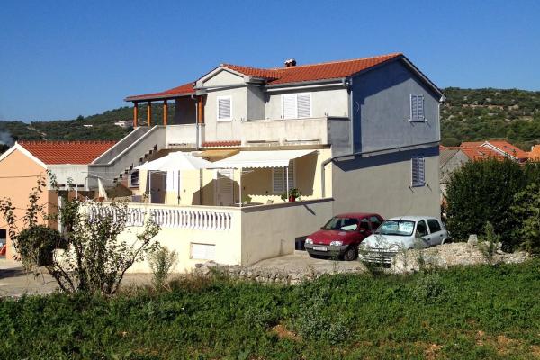 Na zdjęciu widoczny jest obiekt Apartments with a parking space Sali, Dugi otok - 8185 położony w mieście Sali.