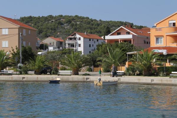 Auf dem Foto ist das Objekt Apartments by the sea Kukljica, Ugljan - 8402 in der Stadt Kukljica zu sehen.
