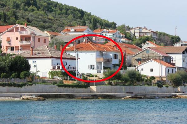 A la foto es mostra l'objecte Apartments by the sea Kali, Ugljan - 8503 situat a la ciutat de Kali.