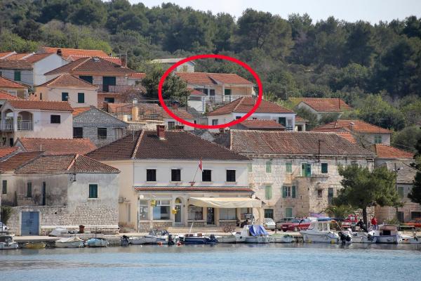 A la foto es mostra l'objecte Apartments by the sea Drvenik Veliki, Drvenik - 10346 situat a la ciutat de Veliki Drvenik.