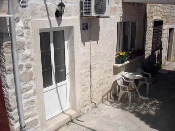 Op de foto is het object Apartments by the sea Pucisca, Brac - 11263 te zien, gelegen in de stad Pučišća.