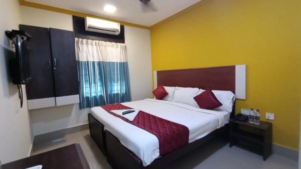 A la foto es mostra l'objecte Skyry Hotels Adyar situat a la ciutat de Chennai.