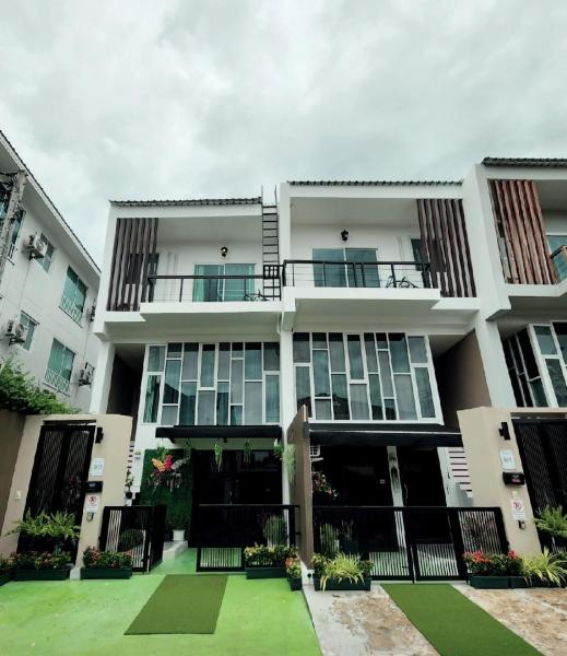 Boxsoon Nimman 4 # 3beds 4baths, Čiang Mai