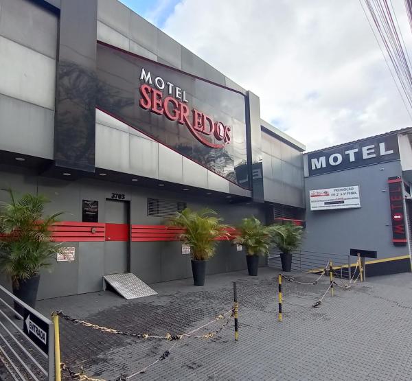 Na zdjęciu widoczny jest obiekt Motel Segredos (Adults Only) położony w mieście Guarulhos.
