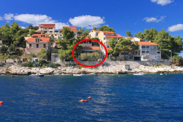 Na fotografii je vidět objekt Seaside holiday house Prigradica, Korcula - 11484 nacházející se ve městě Blato.