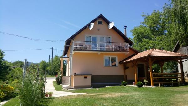 A la foto es mostra l'objecte Holiday house with a parking space Smoljanac, Plitvice - 13741 situat a la ciutat de Smoljanac.