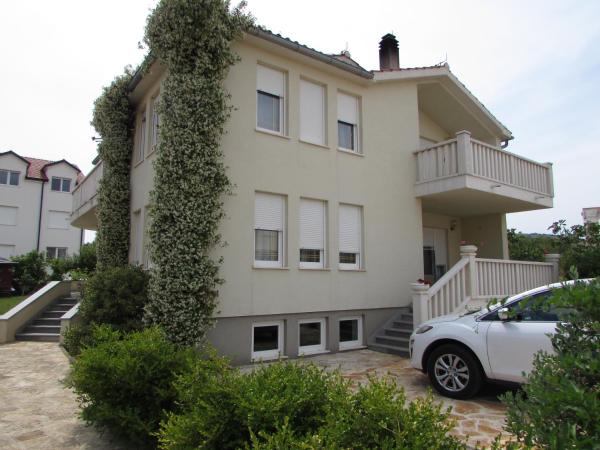 A la foto es mostra l'objecte Apartments with a parking space Vodice - 13997 situat a la ciutat de Vodice.