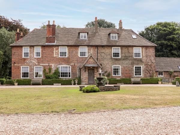 Nella foto è visibile l'oggetto Solton Manor situato nella città di West Langdon.