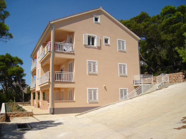 A la foto es mostra l'objecte Apartment Sveta Nedilja 14086a situat a la ciutat de Jelsa.