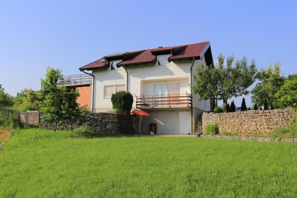 A la foto es mostra l'objecte Apartments with parking space Slunj, Plitvice - 16905 situat a la ciutat de Slunj.