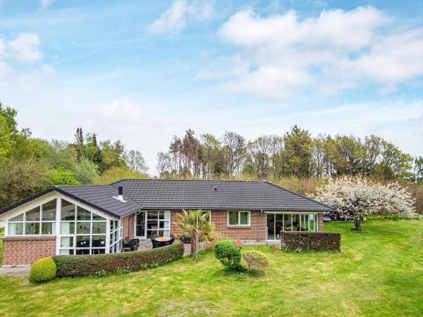 På billedet ses objektet Cozy Beach House Retreat - By Traum Ferienwohnungen beliggende i byen Brøndstrup.