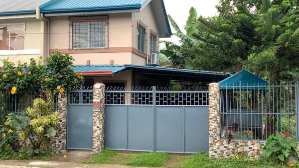 På bilden syns objektet Model House Sto Tomas, Batangas som ligger i staden Santo Tomas.