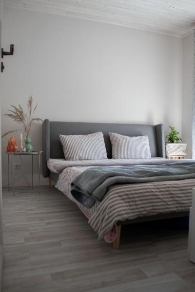 写真にはPlaškiai市にあるApartamentai Šilutėjeが写っています。